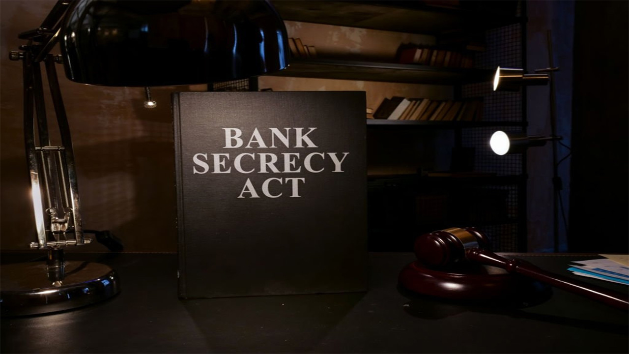 قانون اسرار بانکی (BSA) چیست
